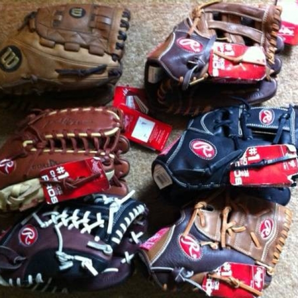 baseball gloves for sale